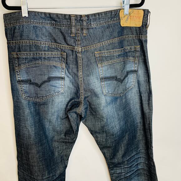 Buffalo Lengendary King Basic Jean  Sz 36 x 32 Whiskering Detailed Pockets - Picture 6 of 8